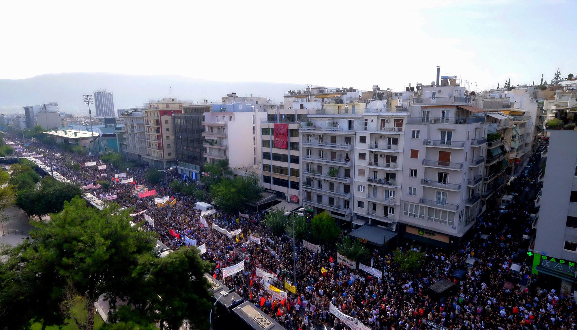 Antifascistas celebran condena Amanecer Dorado - 3